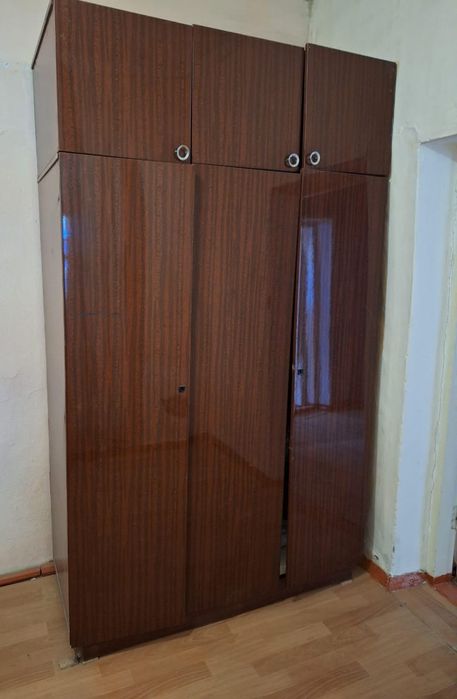 Шифонер с полками