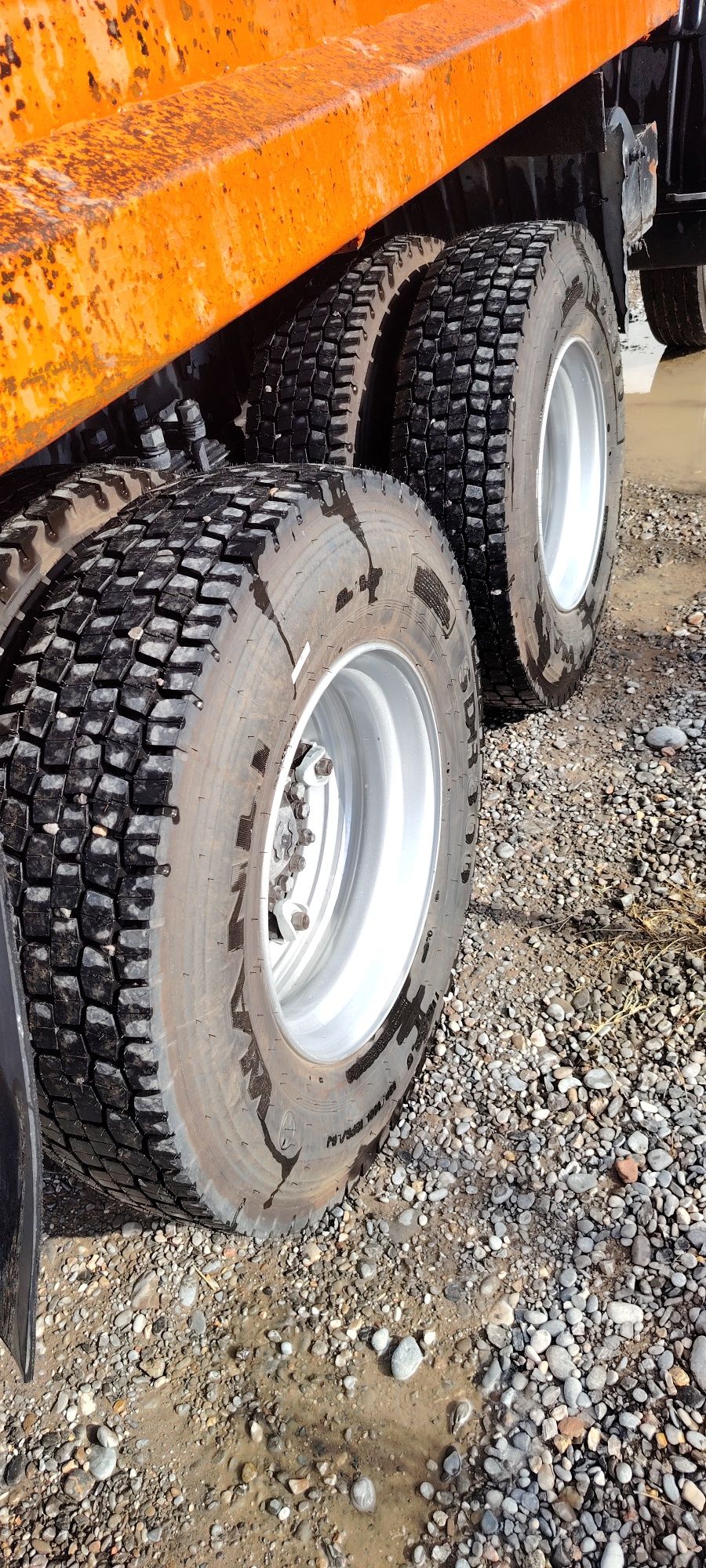 Kamaz sotiladi yili 1989 Toshkent viloyati Bekobod tumani
