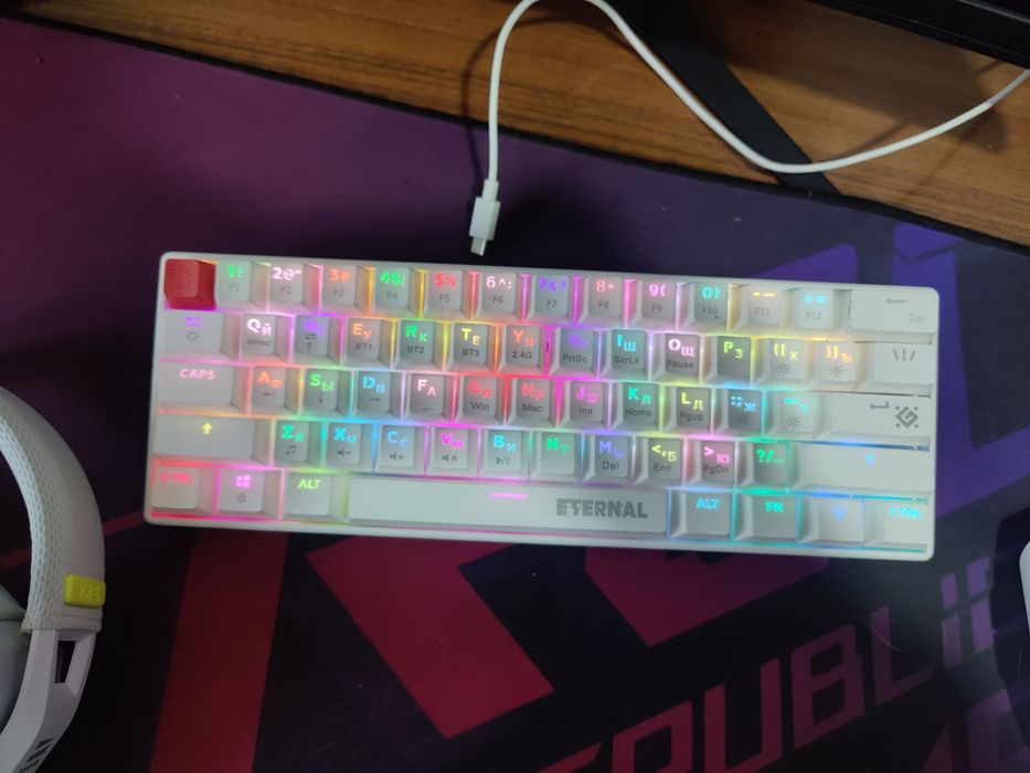 Игровая белая механическая клавиатура defender eternel