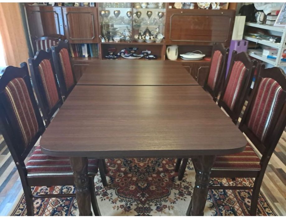 Продам обеденный стол с 8 стульями