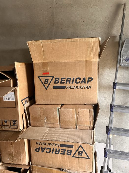 Коробка для принадлежностей. В хорошем состоянии.