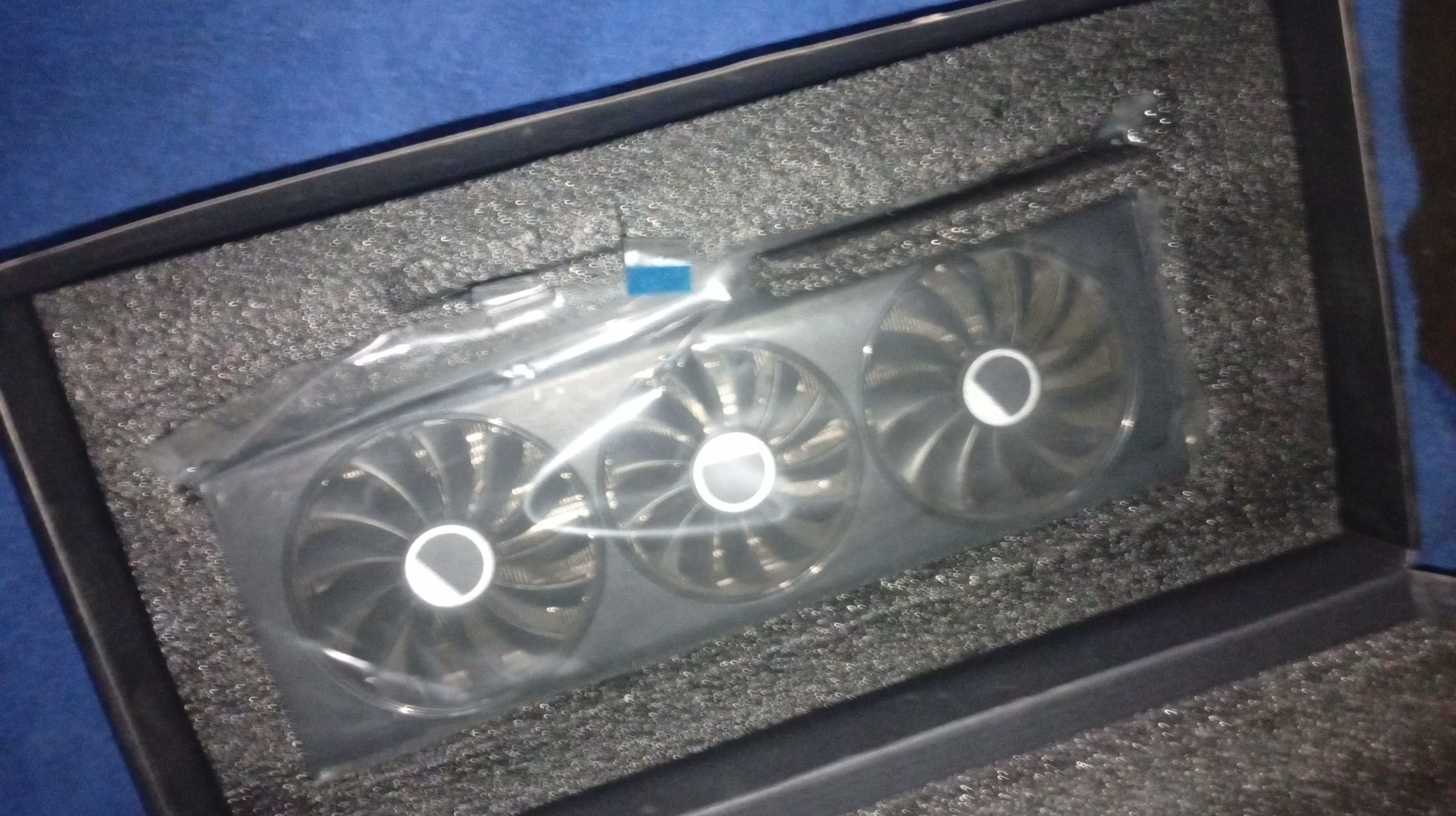 Placa video AMD RX 7700xt 12gb