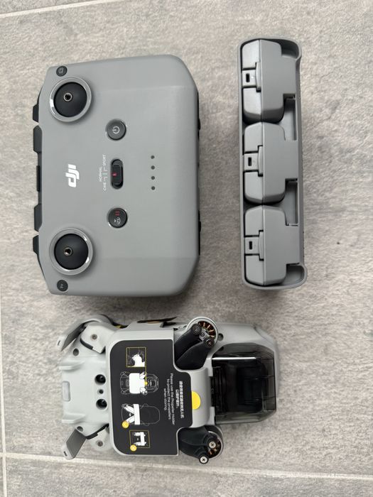 DJI Mini 2 Fly More Combo + geantă originală - set complet, ca nou