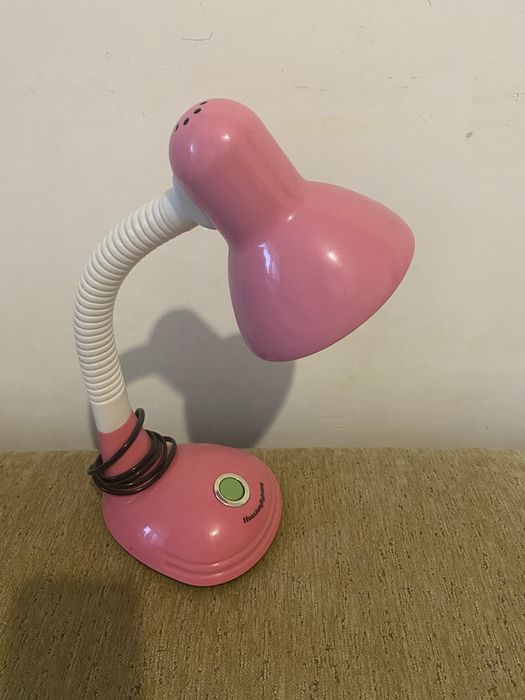 Продам настольную лампу