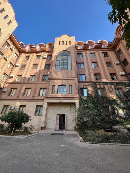 Продаётся 3х-комнатная метро Беруний