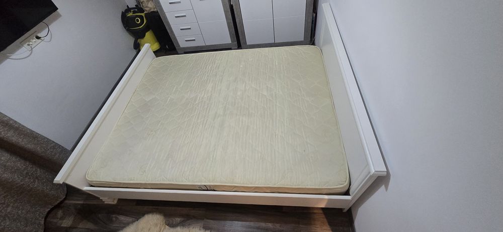 Pat cu somiera si saltea 160x200