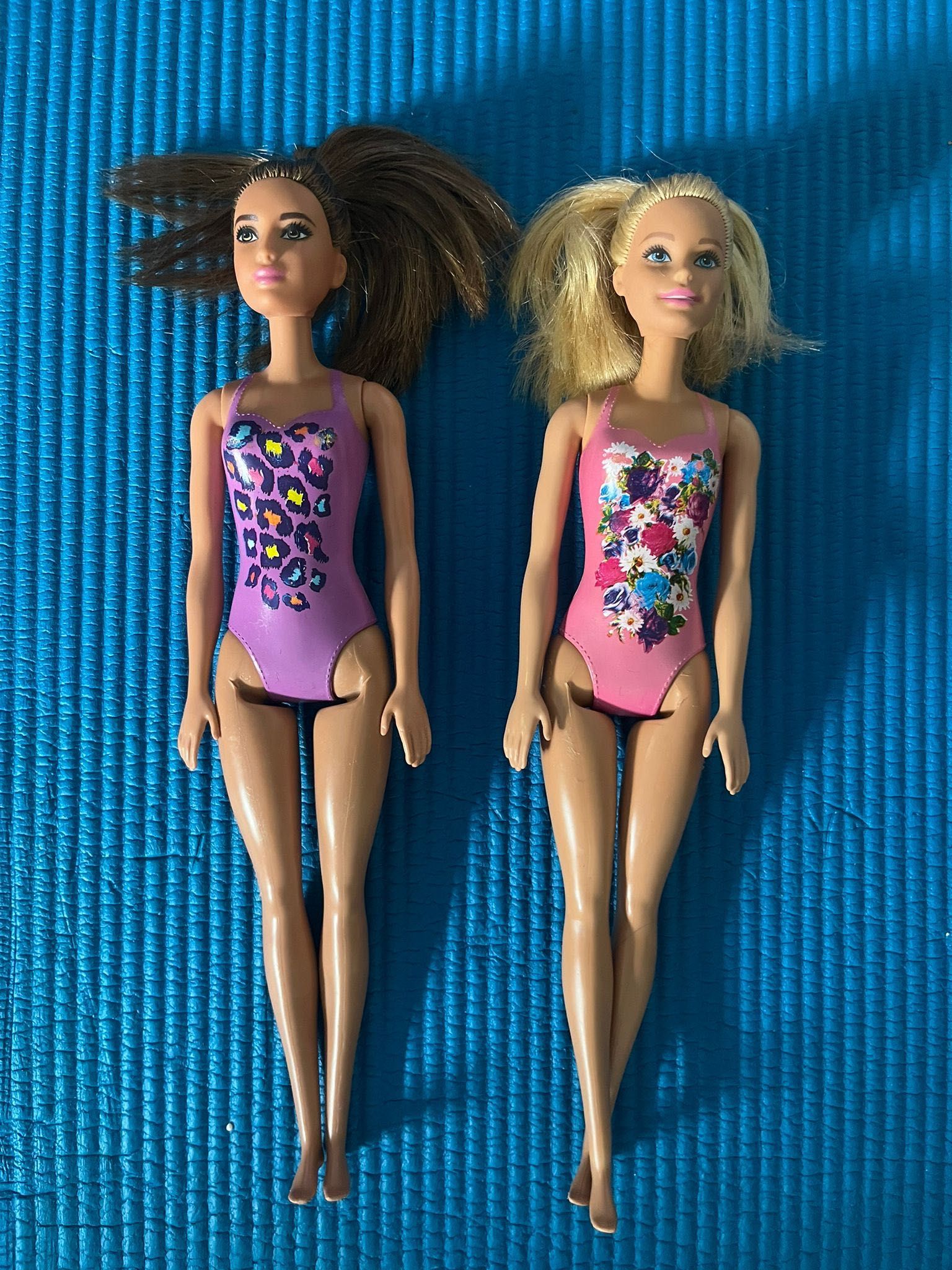 Papusi Barbie in costum de baie