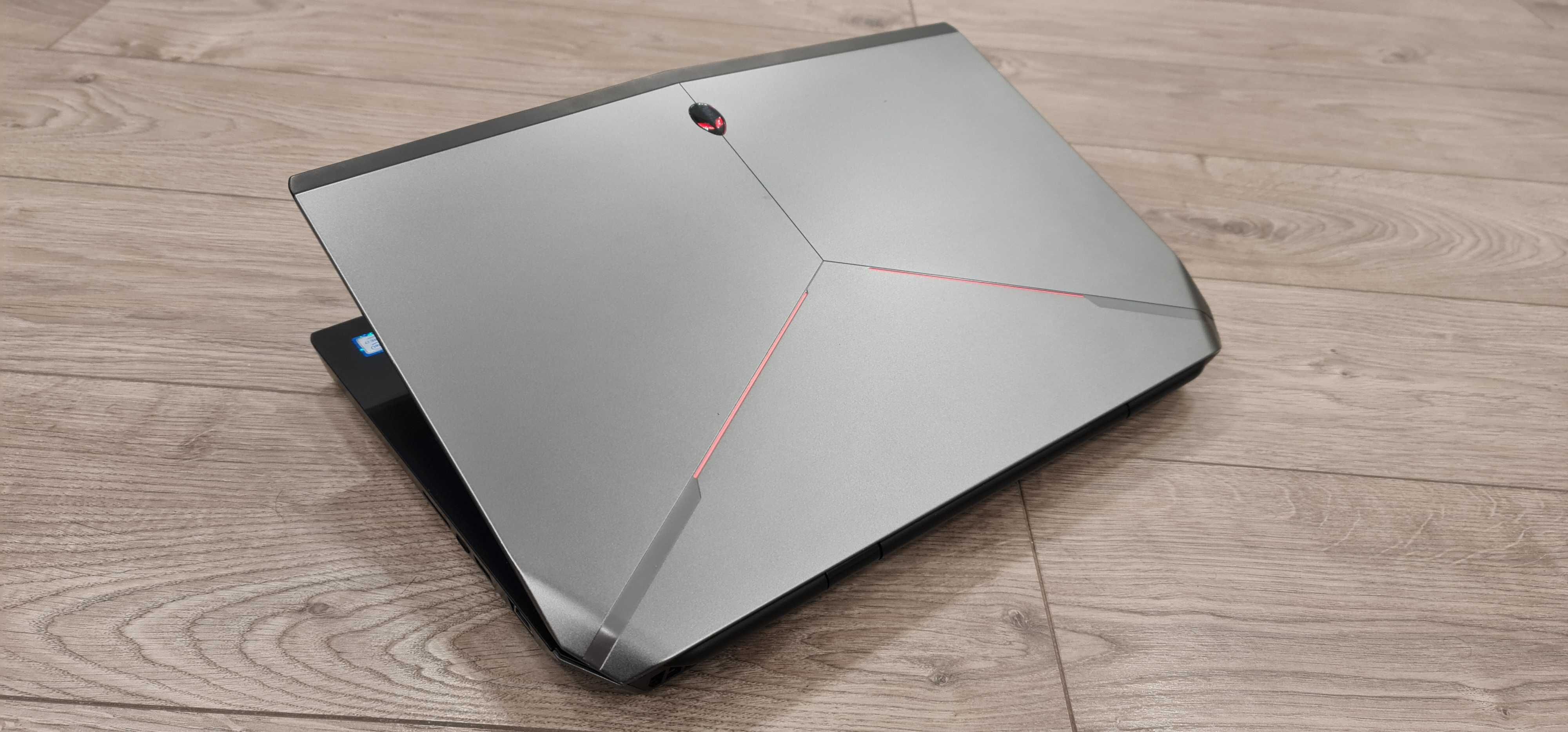 Laptop gaming alienware ,intel core i7- ,video 8 , 17,3 inch, defect