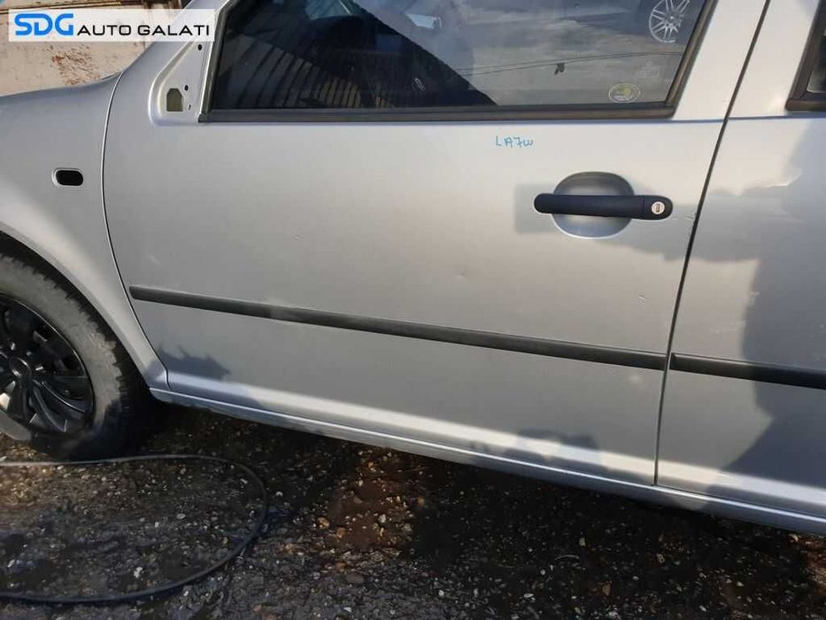 Usa Usi Portiera Portiere Stanga Fata Dezechipata VW Bora 1999 - 2005 Culoare LA7W