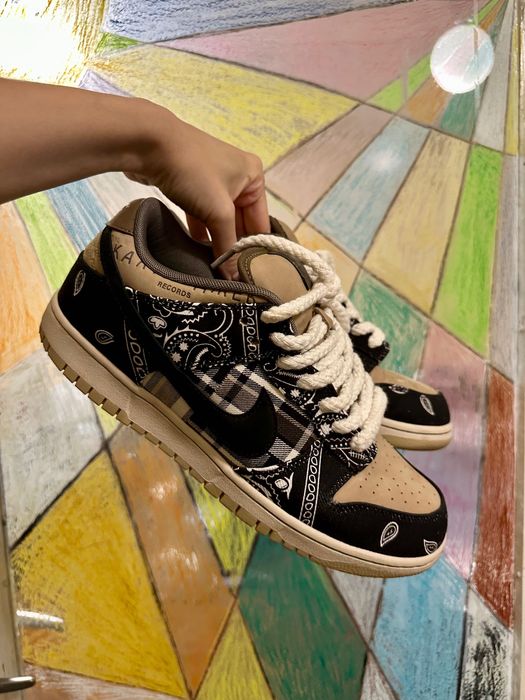 Nike SB Dunk Low - Travis Scott
