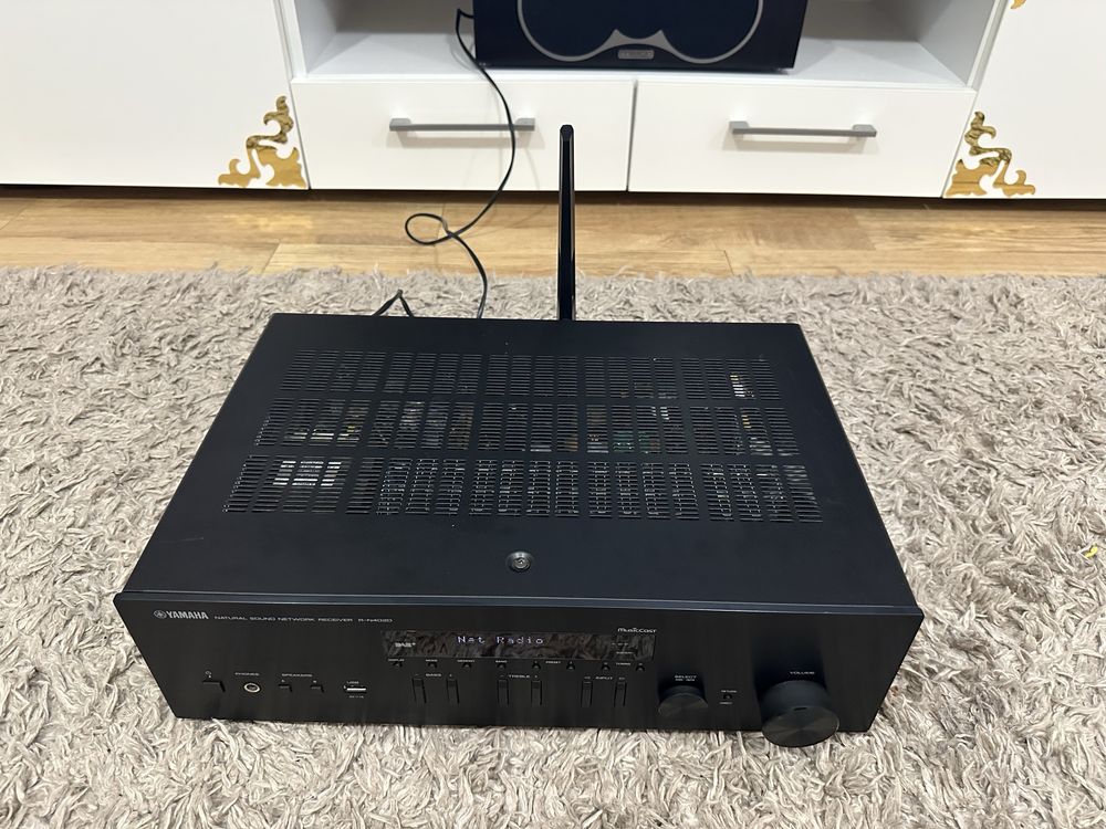 Vând schimb amplificator Yamaha R-N402D. Internet wifi bluethoot DAC.