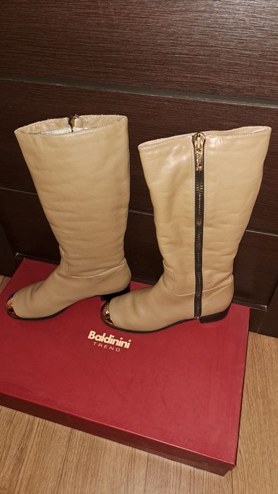 Женские зимние сапоги.