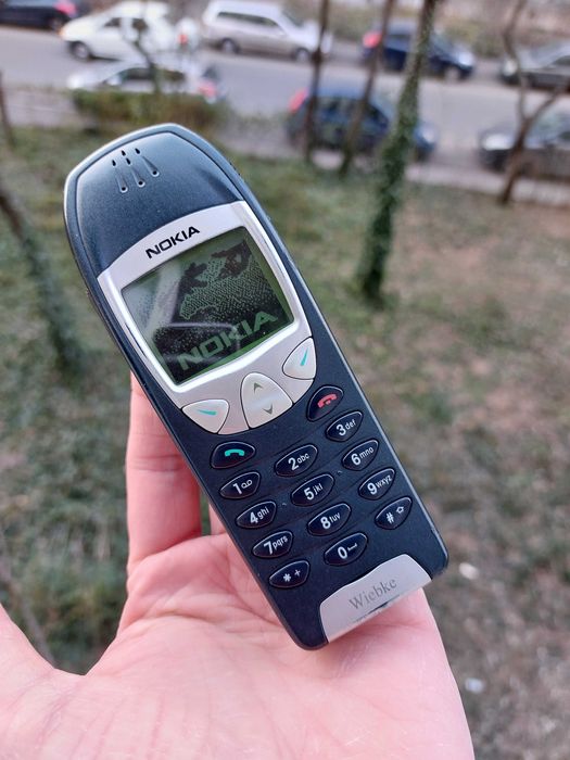 Nokia 6210 original an 2001 stare f buna carkit liber in orice retea