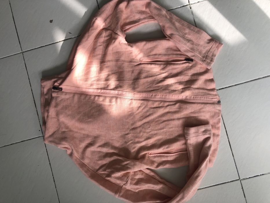 Якета и суичъри guess, adidas, H&M, рок дънково