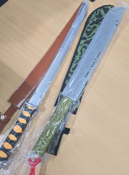 Briceag spanioli și scheletul și sabie de vânzare