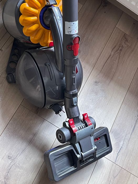 Aspirator fãrã sac Dyson Ball