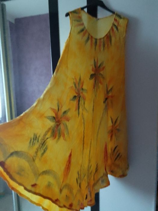 Продавам много запазени рокли