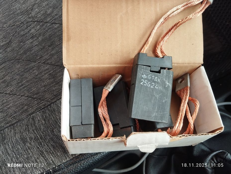 щетка графитовый