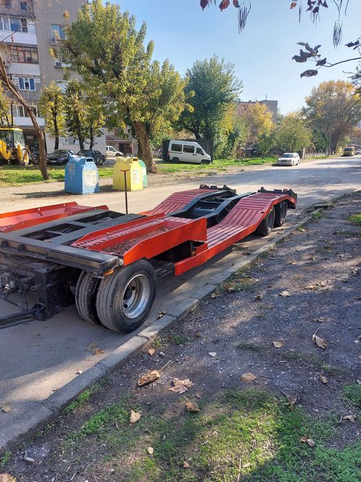 Автовозно ремърке DAF сниска товарна площадка