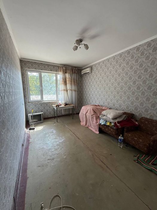 Продам своя чил 11кв 1 хона 2 этаж 4 этажлий дом 30м²