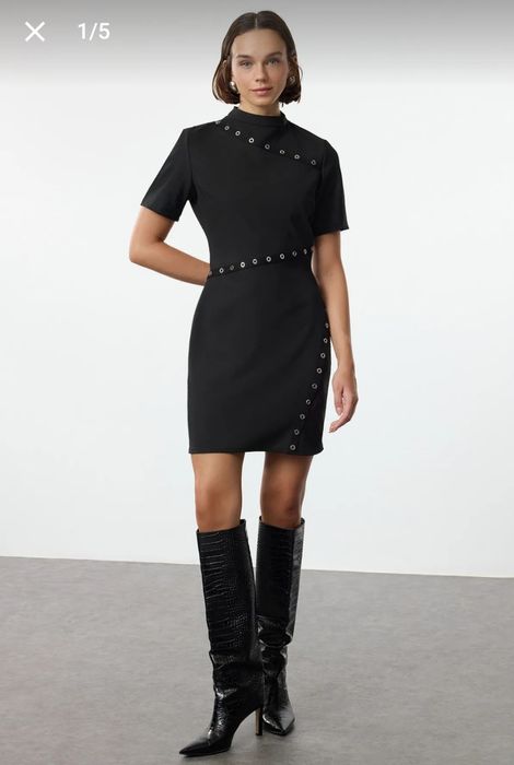 Черна Рокля с капси, м размер