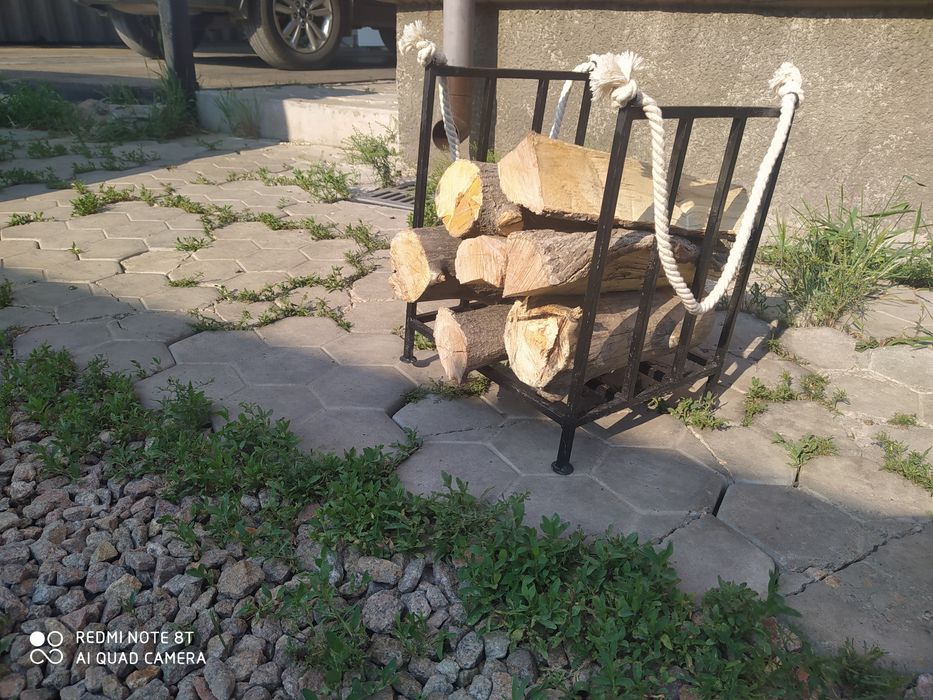 Дровница. Дровница.