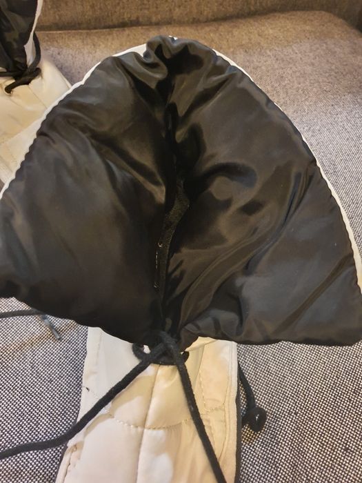 Ghete impermeabile / iarna / zapada , captusite, albe, marimea 37
căpt