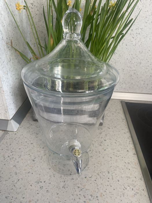 Стъклен голям съд, за сок, ваза, коктейли…