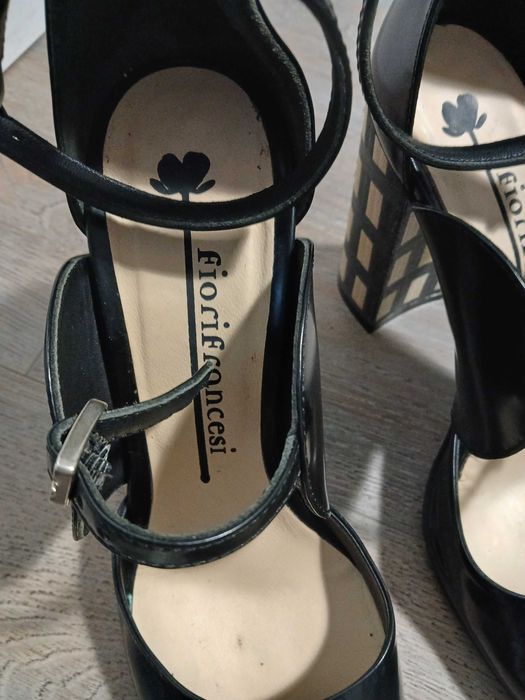 Италиаски кожени обувки 39