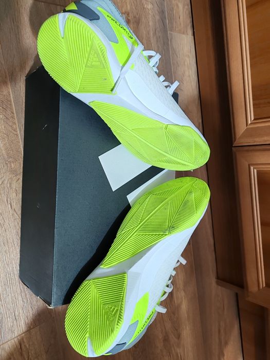 Ghete fotbal Adidas Predator