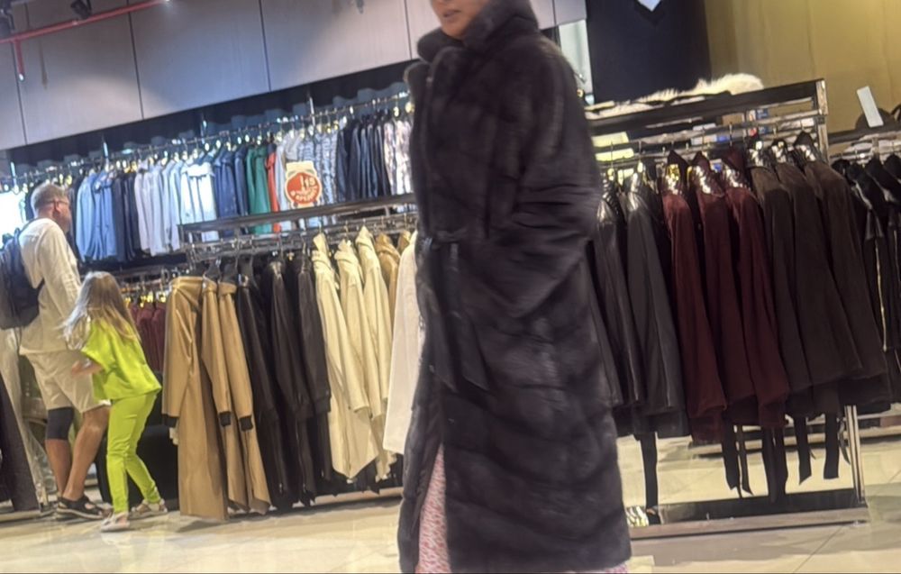 Шуба норковая. Модная . Новая.