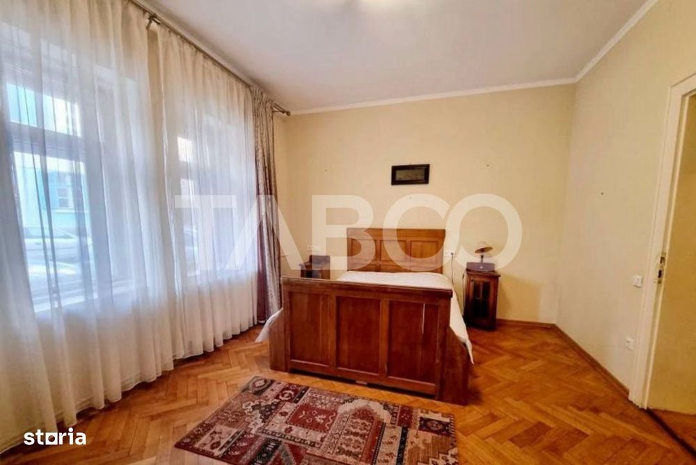 Apartament de vanzare 2 camere 2 bai 2 pivnite in Centrul Istoric