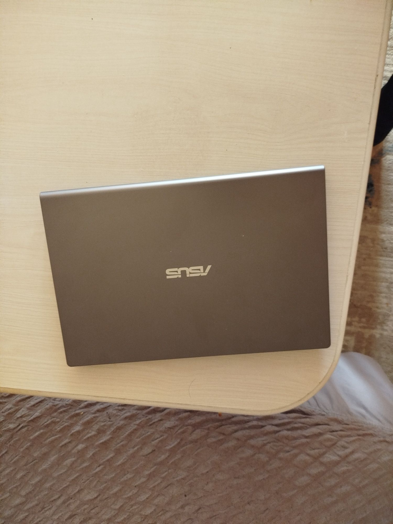 Nootbook asus core i 3 22yil