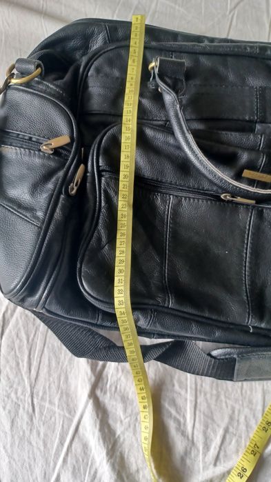 Страхотна спортна голяма  черна кожена чанта,тип сакче