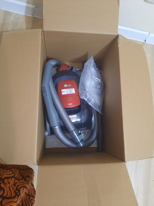 Пылесос LG почти новый