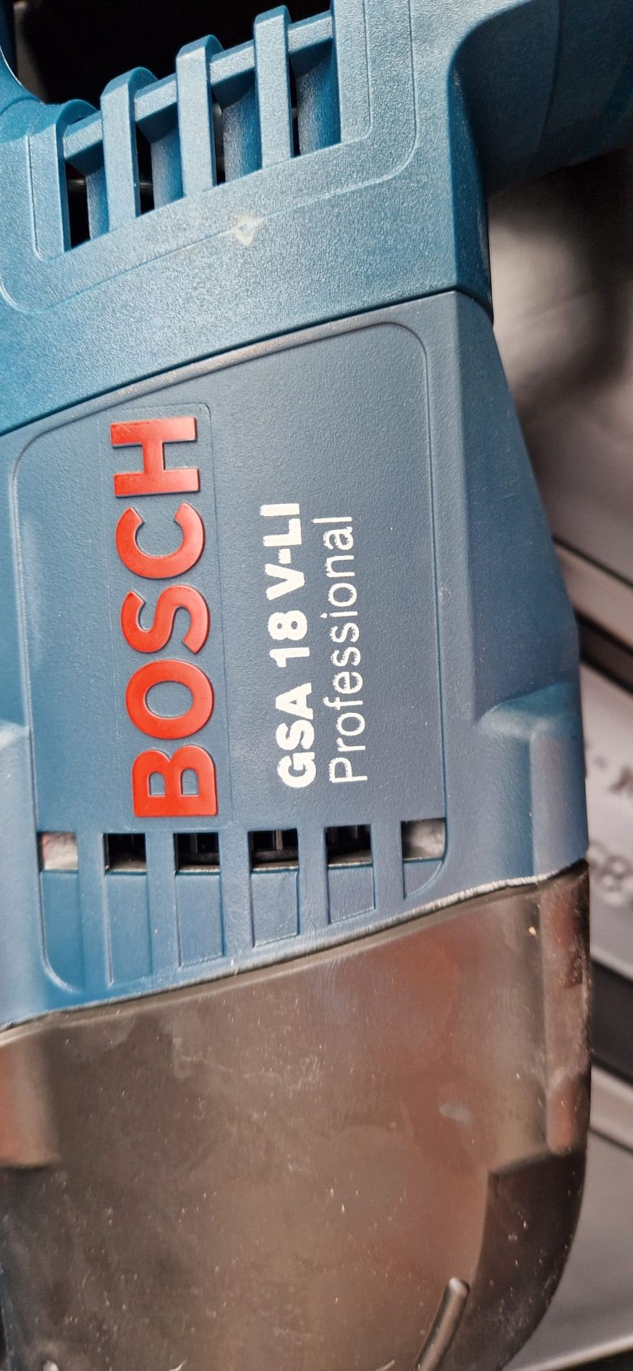 Bosch ferestrau sabie pe acumulatori