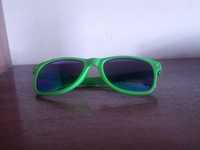 Слънчеви очила - зелен и оранжев цвят