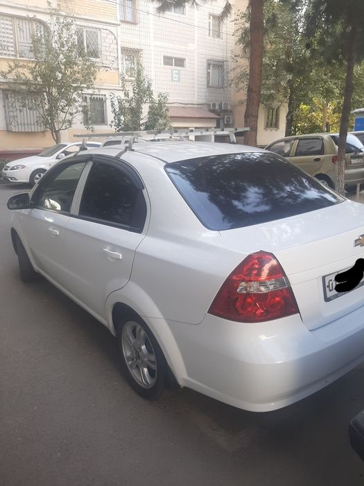 Продаётся Нексия 3 автомат