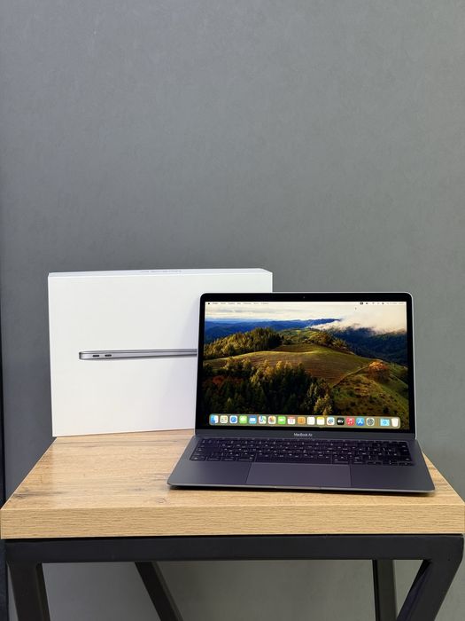 Macbook Air M1 8/256 11 циклов 13.