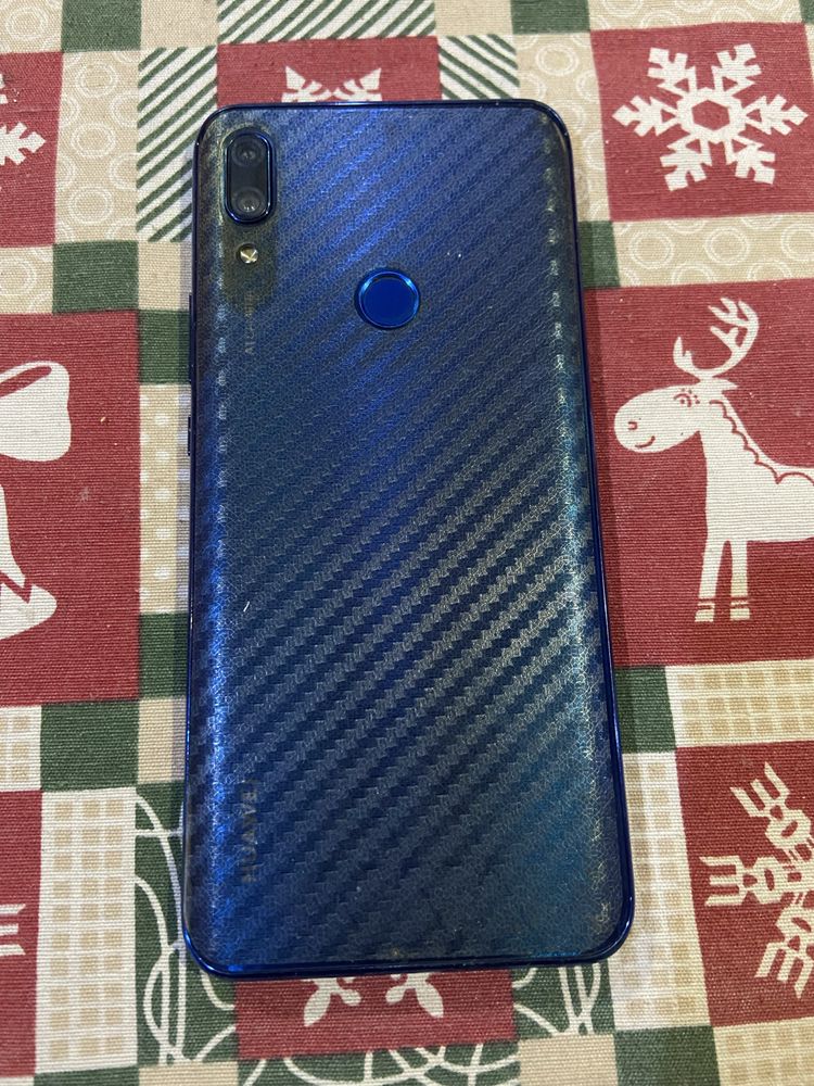 Продавам телефон HUAWEI P-SMART  Z