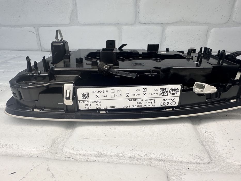Плафон AUDI A7 C8 4K0947135B