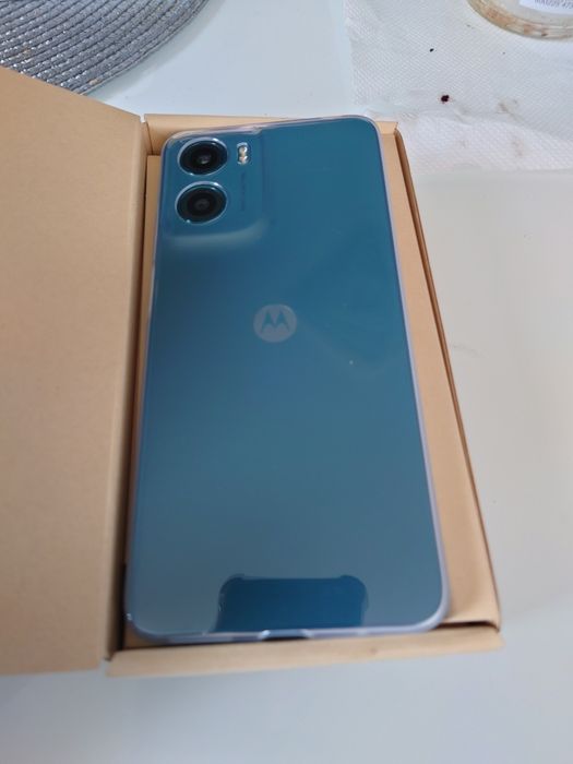 Моторола G нов с гаранция 19 месеца.неизползван с оригинален кейс