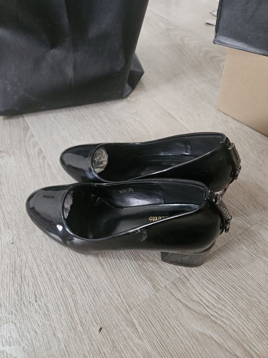 Туфли лакированые новые