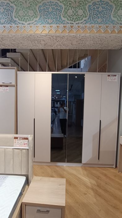 Современный шкаф