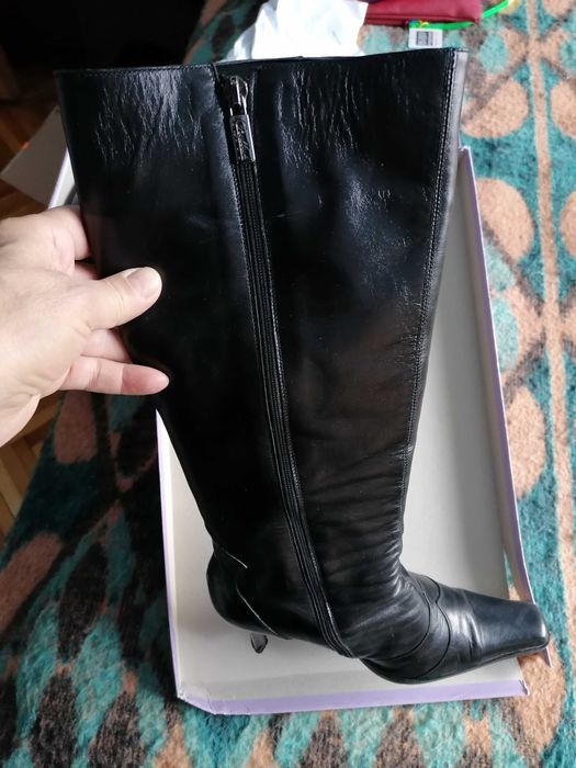 Cizme din piele naturală de calitate.