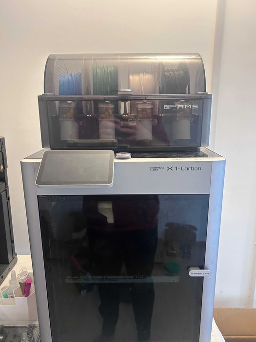Imprimanta 3D Bambu X1C cu AMS