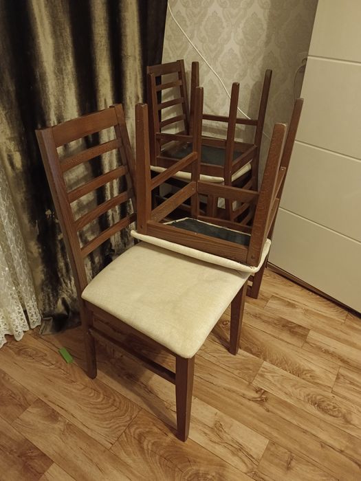 Продам мебель б,у. Стулья для гостинной 8шт.