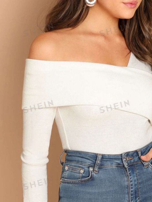 Дамска блуза с паднало рамо