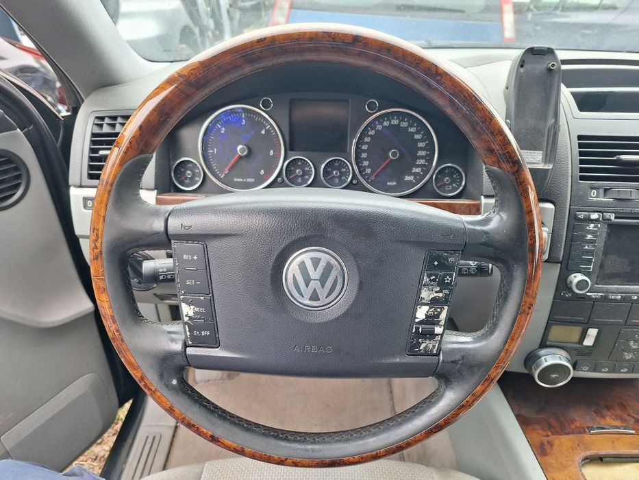 Dezmembrari Vw Touareg 7L 2.5 tdi an 2005