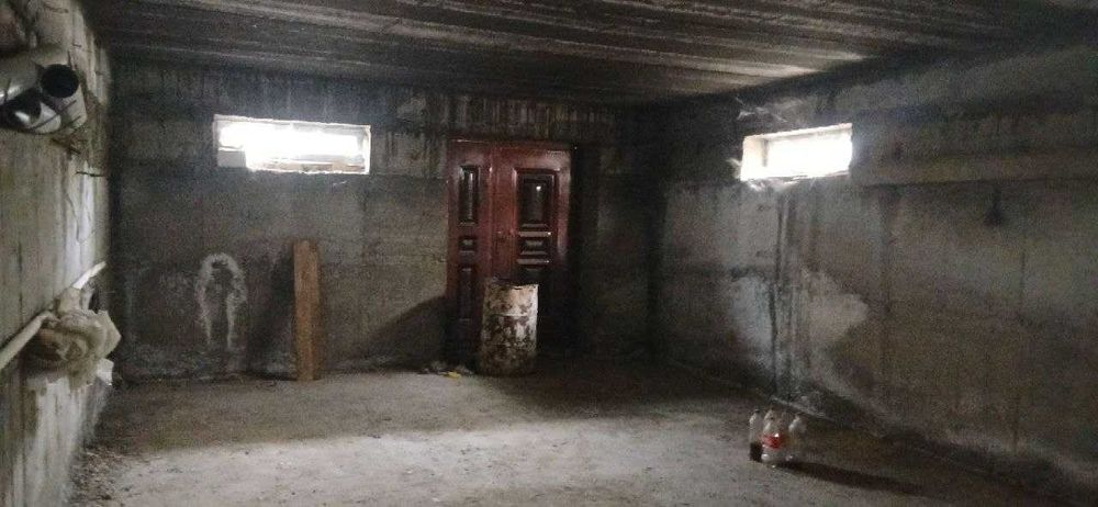 1 хонали квартира 1 этажда подвали билан бирга сотилади